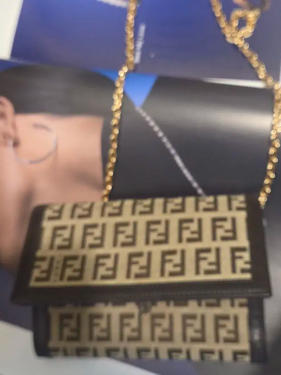 FENDI フェンディ