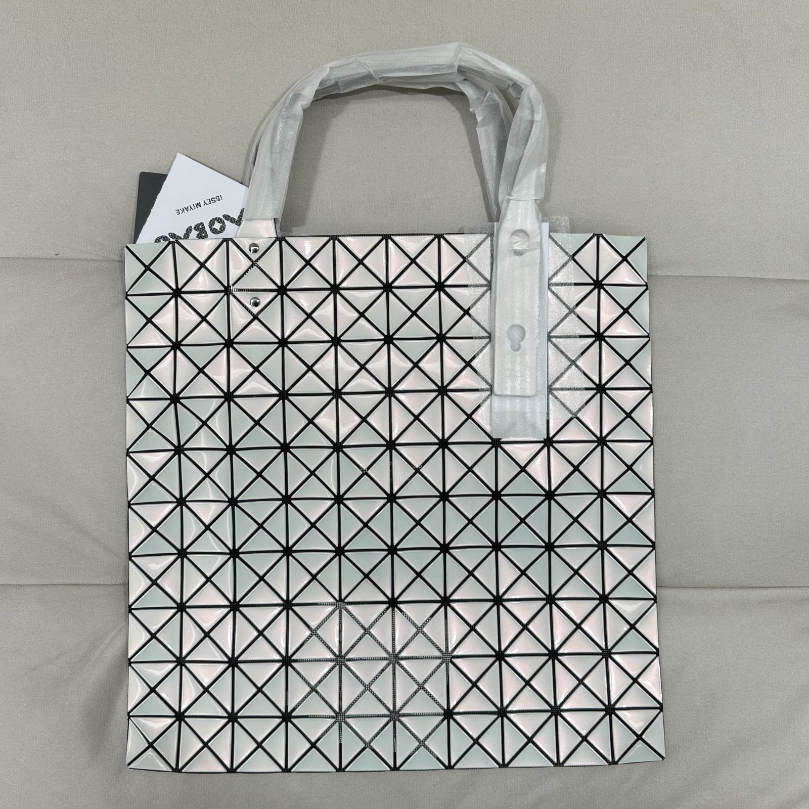 最終値下げ】 BAOBAO ISSEI MIYAKE バオバオイッセイミヤケ レディース トートバッグ ショルダーバッグ ポシェット 10✖️10  ホワイト - メルカリ