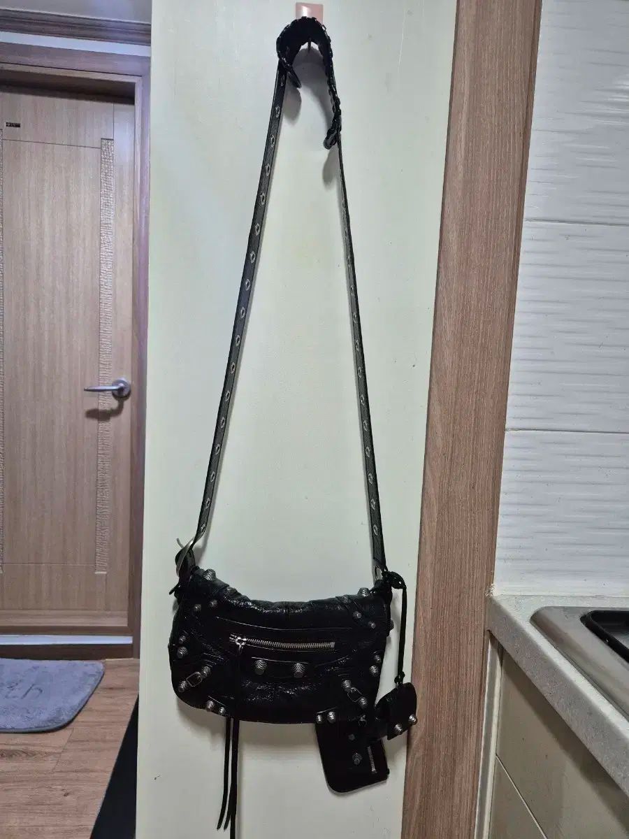 BALENCIAGA バレンシアガ Arena アリーナ ラムスキン 高齢者 シルバー ハードウェア または カゴル XS フラップバック