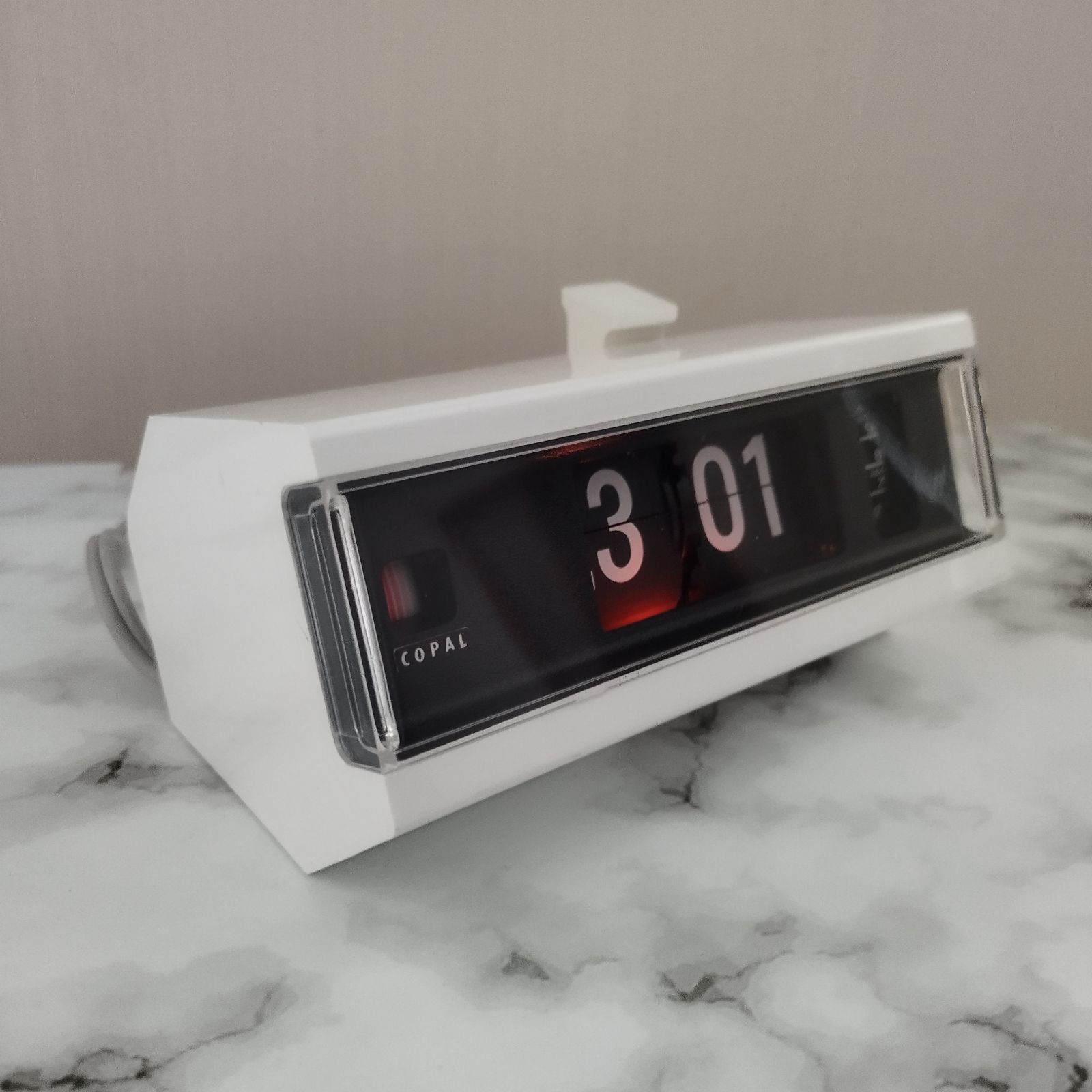 コンセント50hz 白色