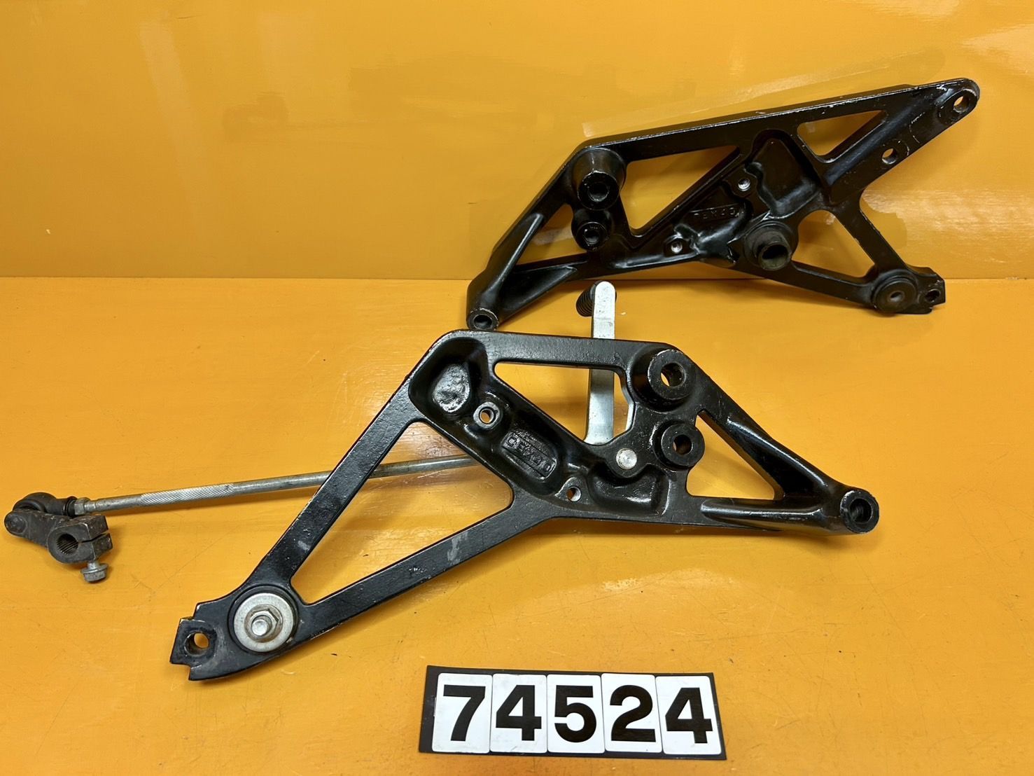 74524 HONDA ホンダ CBX400F CBX550F O-T バックステップ 左右