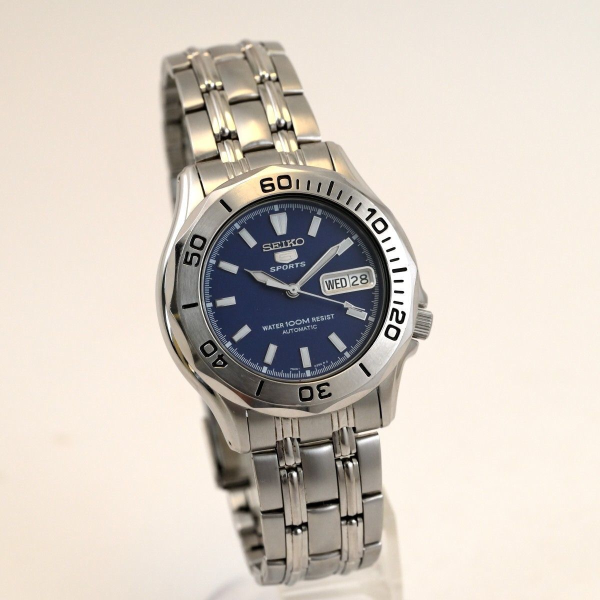 SEIKO 5 Sports セイコー 5 自動巻 Automatic ブルー文字盤 Day