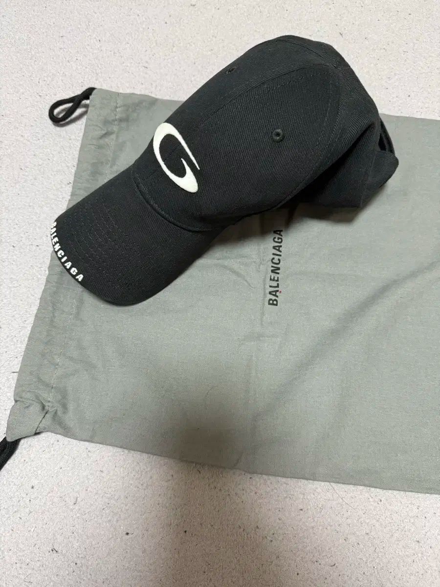 59L BALENCIAGA バレンシアガ ループ ボールキャップ