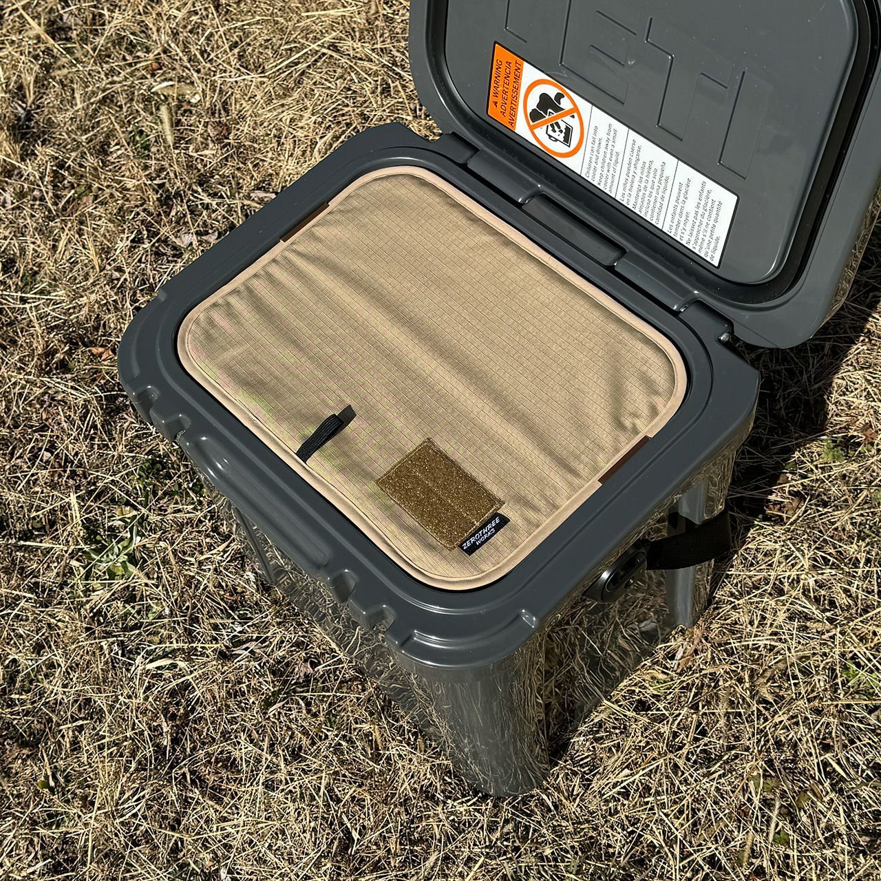 【まりもっこり】イエティ　ローディ24(デザートタン)新品未使用 YETI 【即納】イエティ COOLERS Roadie 24 Tan ローディ24