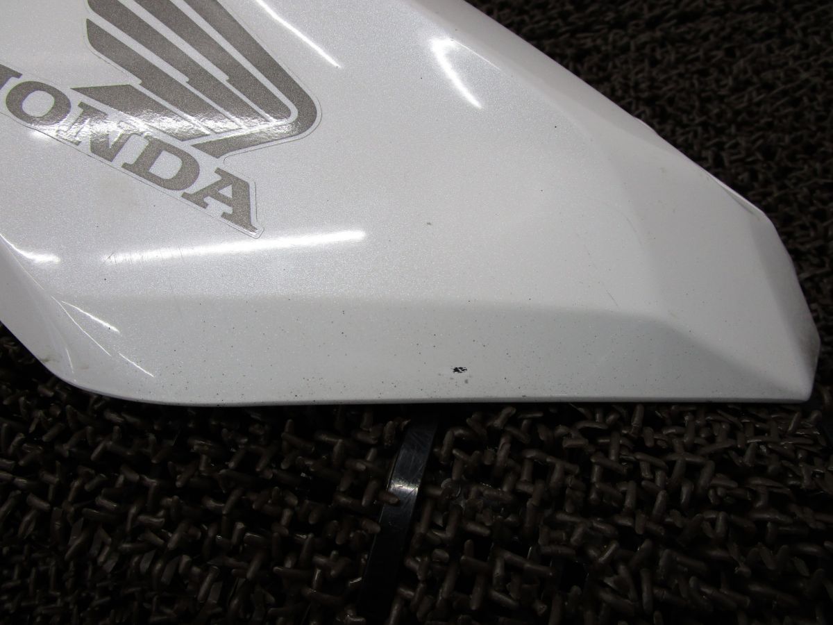 タンクサイドカウル 左右