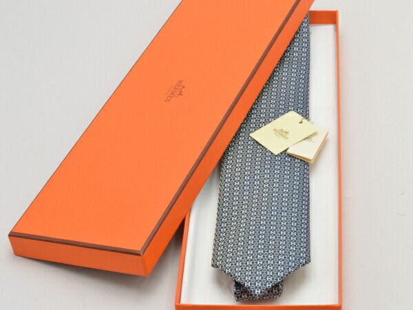 エルメス HERMES Hロゴ ネクタイ シルク 総柄 タグ付、箱 ネイビー メンズ su_p e_u F-YA855 - メルカリ