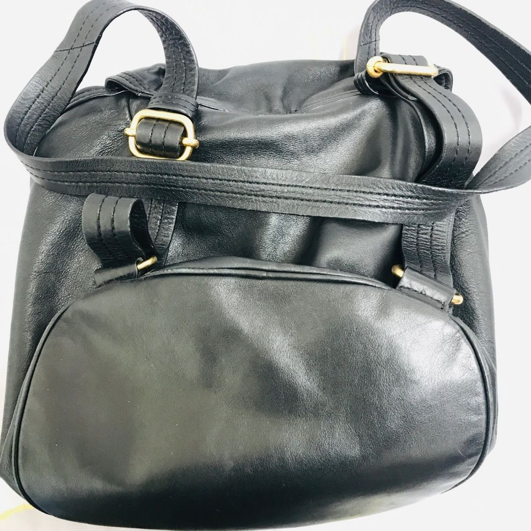 MARC BY MARC JACOBS　マークバイマークジェイコブス　2wayバッグ　レザー　リュックサック　バックパック　ショルダーバッグ　 ターンロック　金色金具　マチたっぷり　ブラック　黒