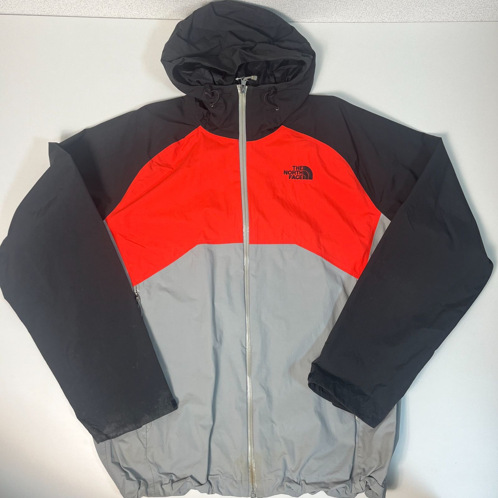 THE NORTH FACE ザ ノースフェイス  ワンポイント刺繍ロゴ ドライベント仕様 DRYVENT マウンテンパーカー ジャケット 脇下ベンチレーション