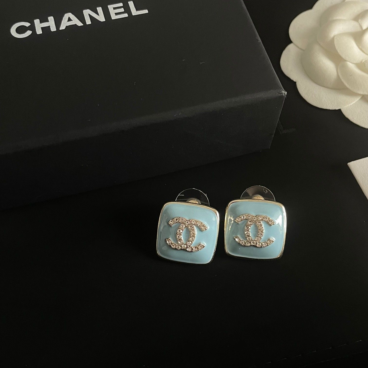 今日特価】Chanel ヴィンテージ ダブル C ピアス 送料無料！在庫