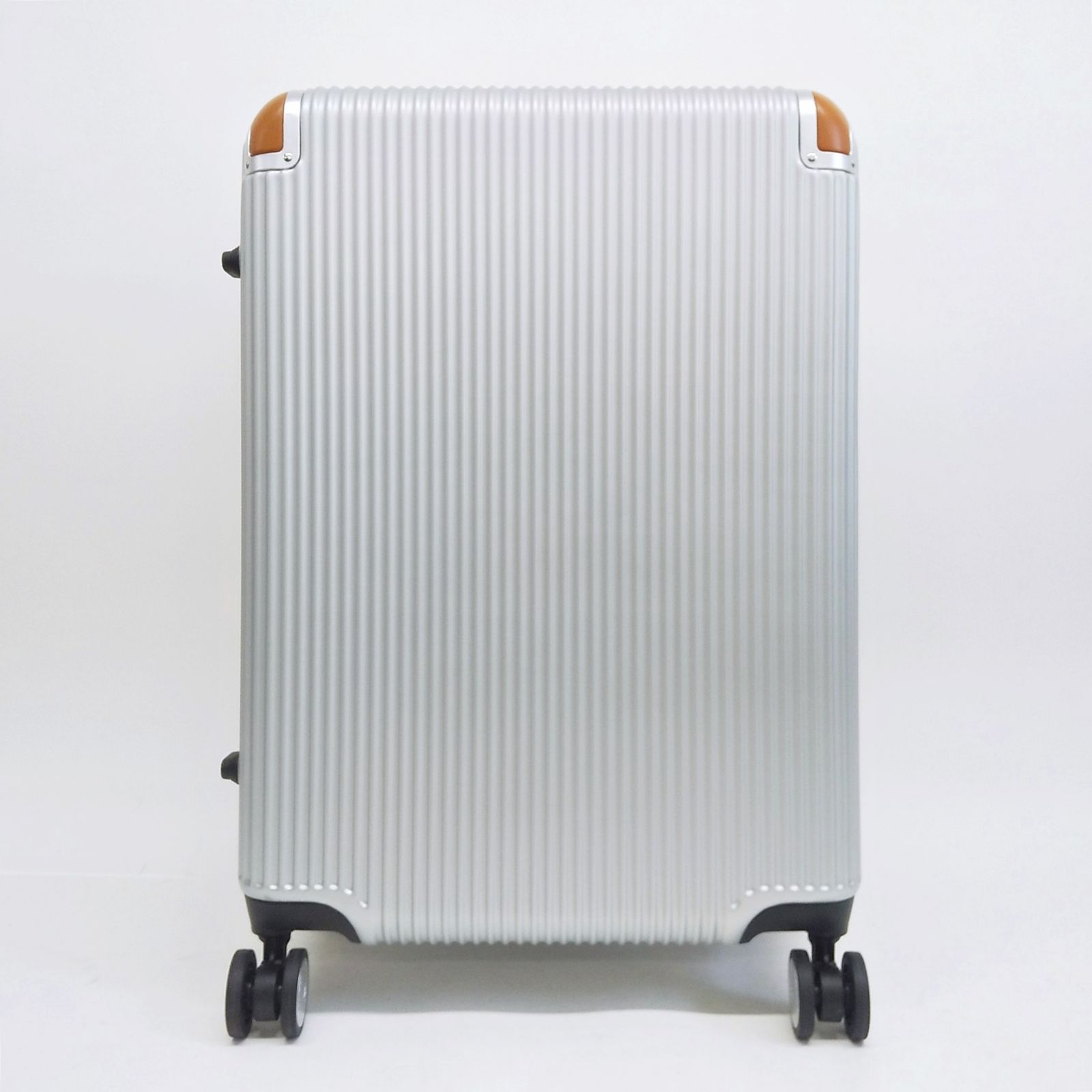 未使用 育てれ スイスミリタリー プレミアム Cタイプ 64L ホワイト TSA 