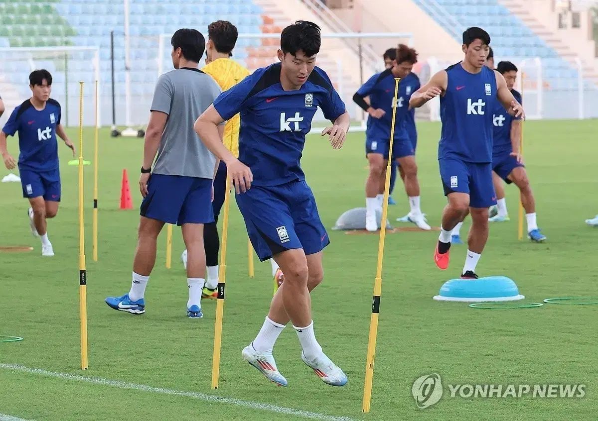 105 NIKE ナイキ ADV サッカー 韓国国家代表チーム トレーナー トップス