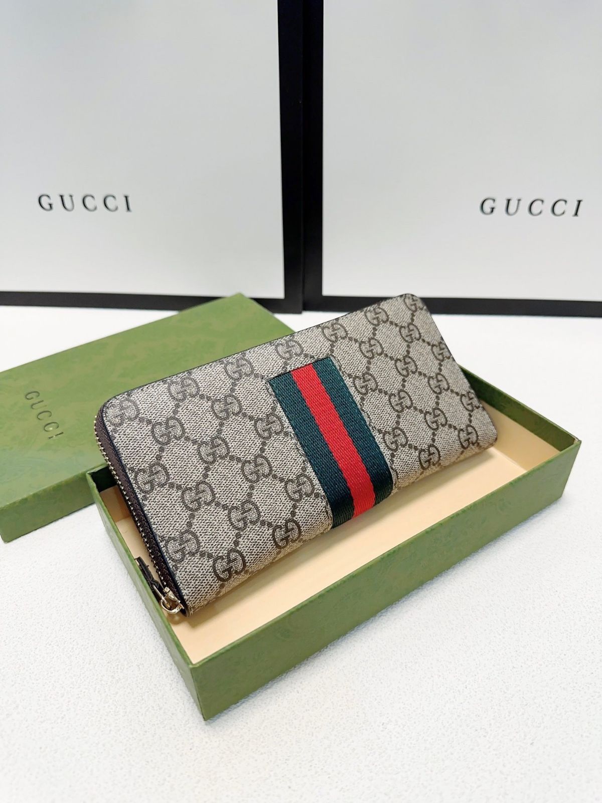 GUCCI かばんを手に持ちます  小銭入れ  パスケース 単ジッパー財布