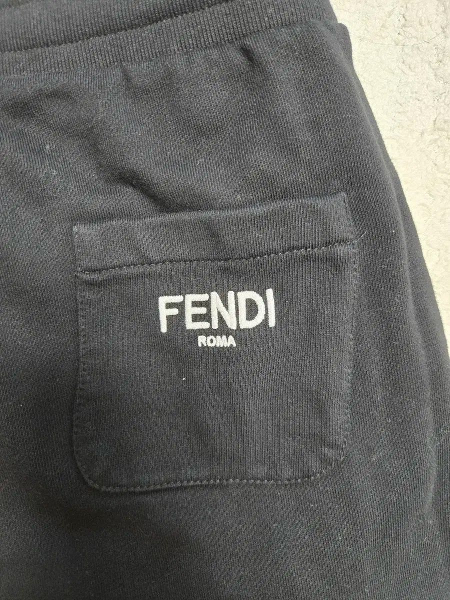 フェンディキッズ リバーシブル トレーニングパンツ 10y STEELWINDOWSANDDOORS_COM