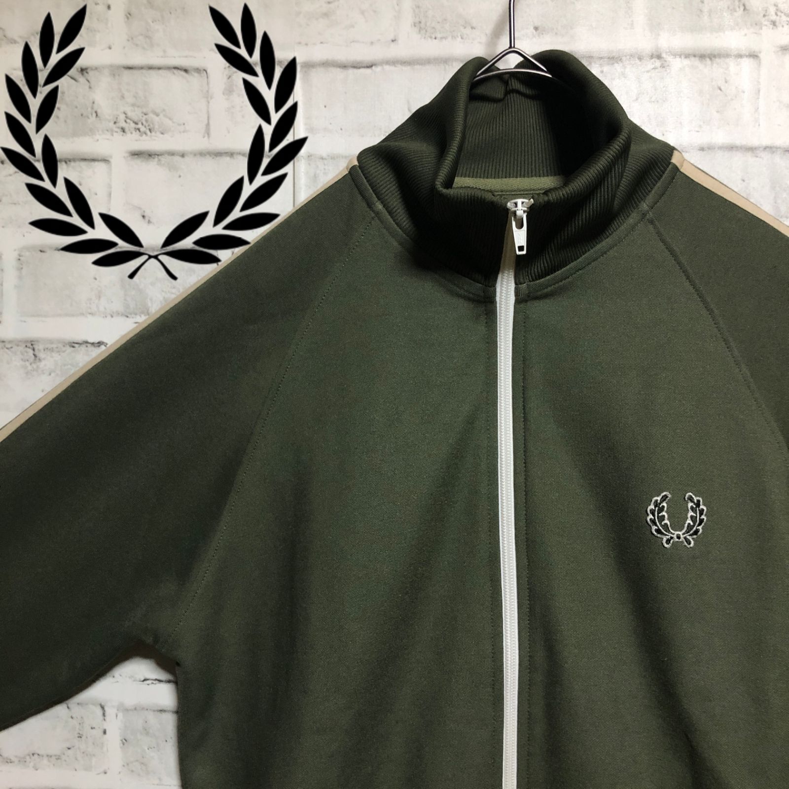 美品✨FRED PERRY　トラックジャージ　カーキ　Ｍ　春秋　ポルトガル製身丈65cm