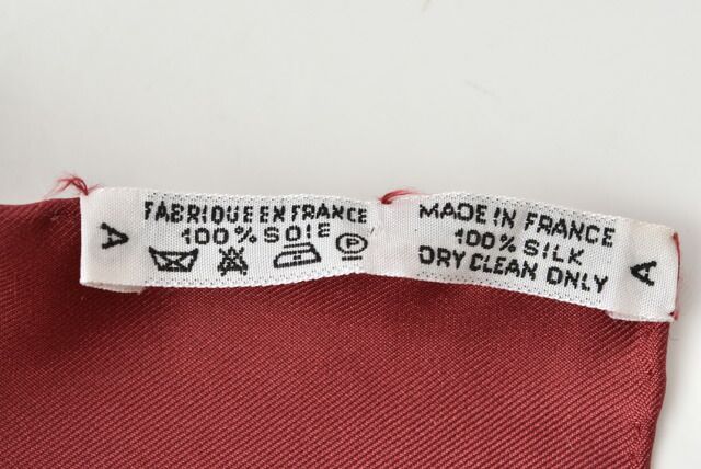 【美品】HERMESエルメススカーフカレ90 馬車モチーフ ボルドー/ホワイト HERMES エルメス スカーフ カレ90 シルクツイル 馬車モチーフ