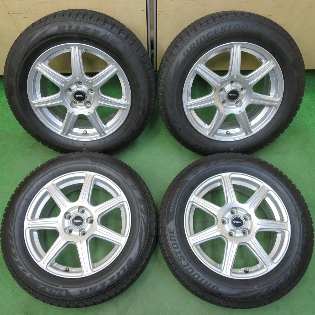 ☆バリ山 215⁄60R16 ブリヂストン ブリザック VRX2 21年製 4本 215