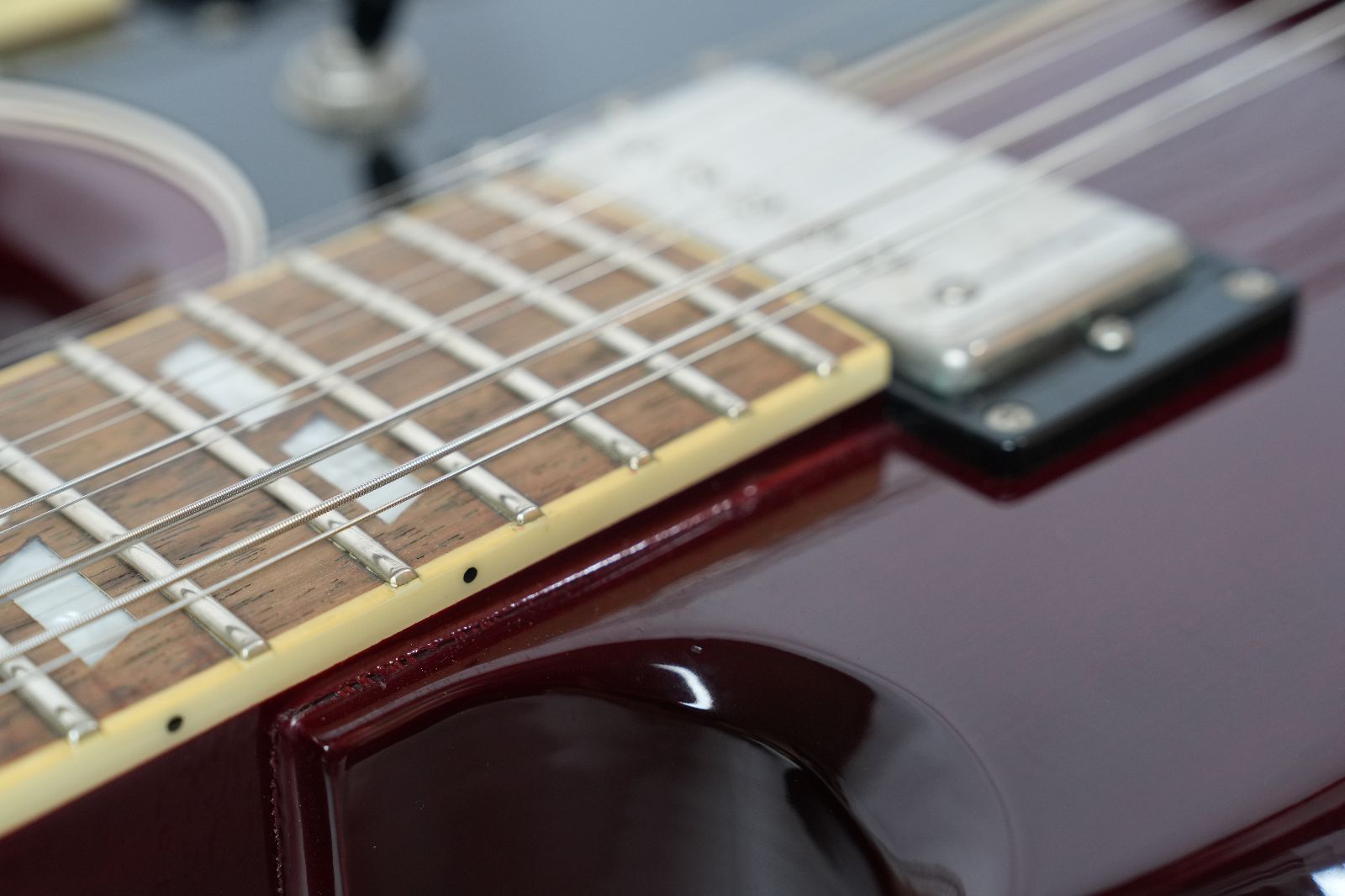 落ち着きのある Epiphone G-1275 Cherry WネックSG モデル 2015年製 EDS-1275モデル HC付