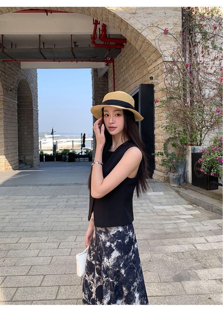 春のお出かけにぴったり♪花柄×スリットロングスカート