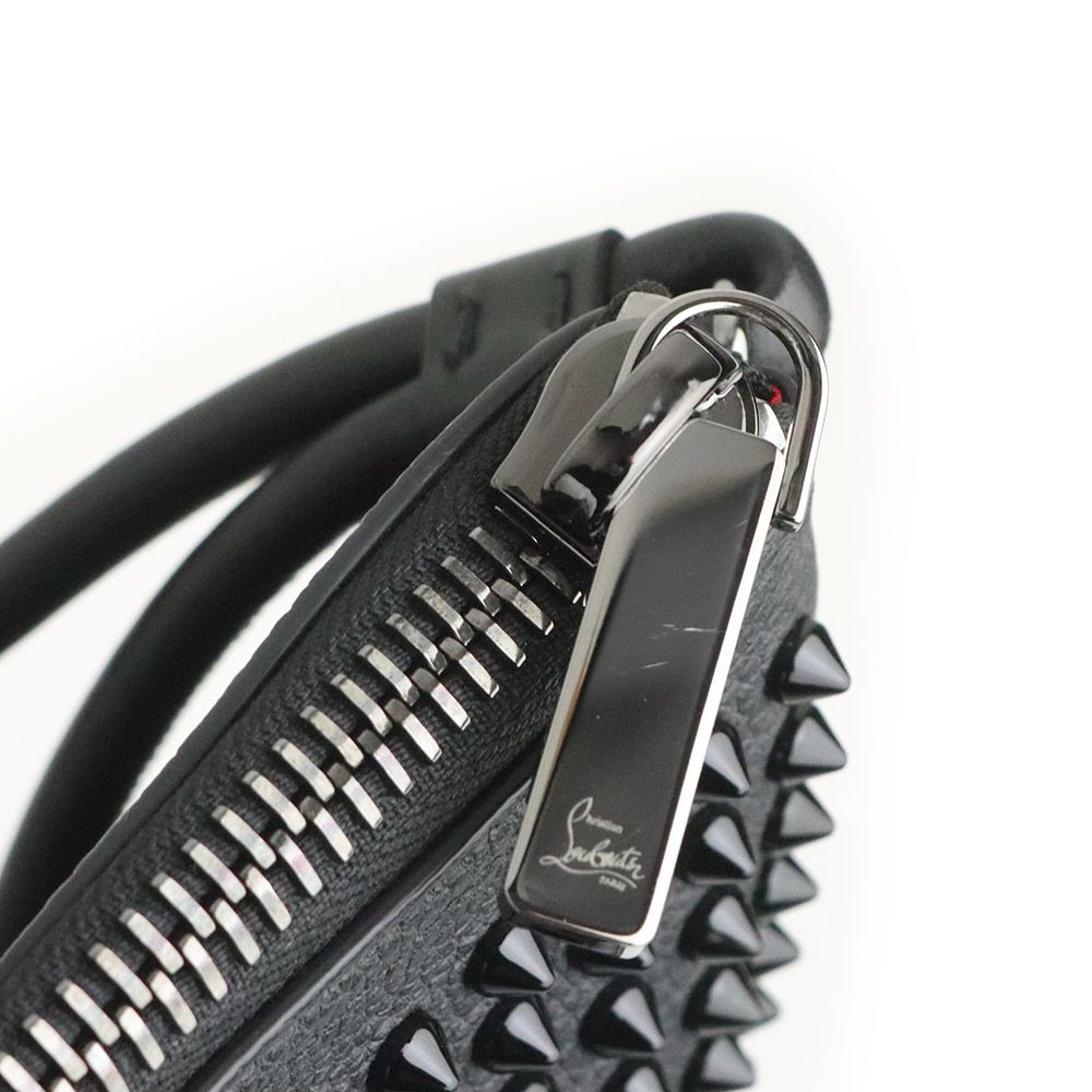 （未使用　展示品）クリスチャンルブタン Christian Louboutin KALOUPOUCH カルー ポーチ スタッズ クラッチバッグ グレインレザー ブラック 黒 ガンメタル金具 1195035 クリスチャンルブタン KALOUPOUCH カル― ポーチ スタッズ クラッチ