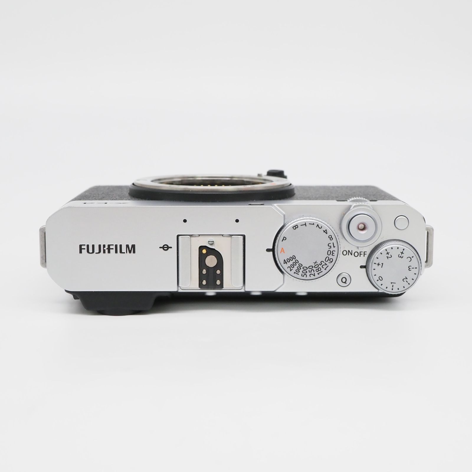 【ショット数1782】FUJIFILM X-E4 シルバー ボディ単体 Amazon.co.jp: 富士フイルム(FUJIFILM) ミラーレスデジタル