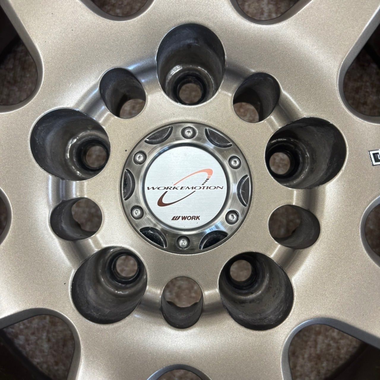 エモーション 235|45|R17