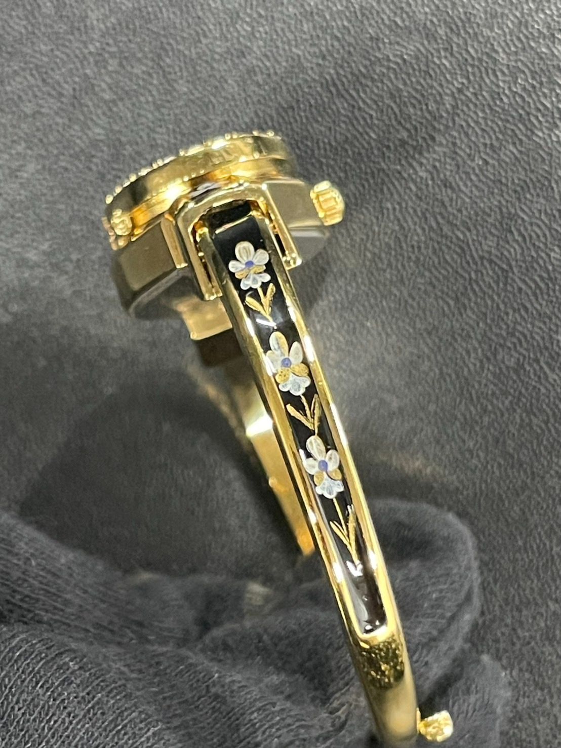 Andre Mouche】アンドレムッシュ カメオ バングルウォッチ