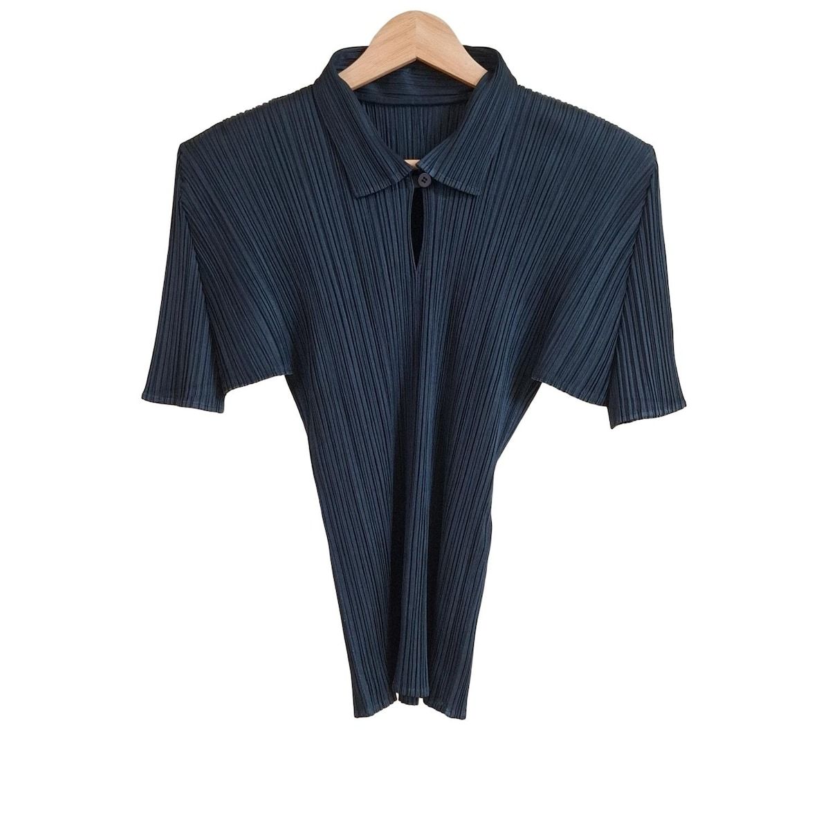 PLEATS PLEASE プリーツプリーズ 半袖 シャツ PLEATS PLEASE プリーツプリーズ 半袖 カットソー - メルカリ