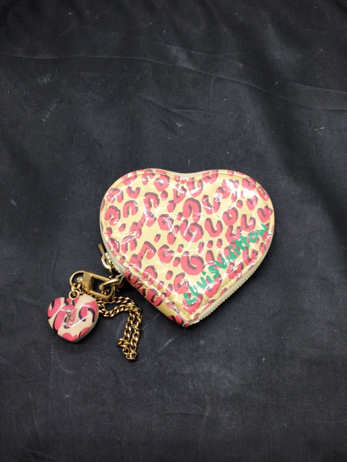 LOUIS VUITTON（ルイ・ヴィトン） 赤 ヴェルニ ジッピーコインパース