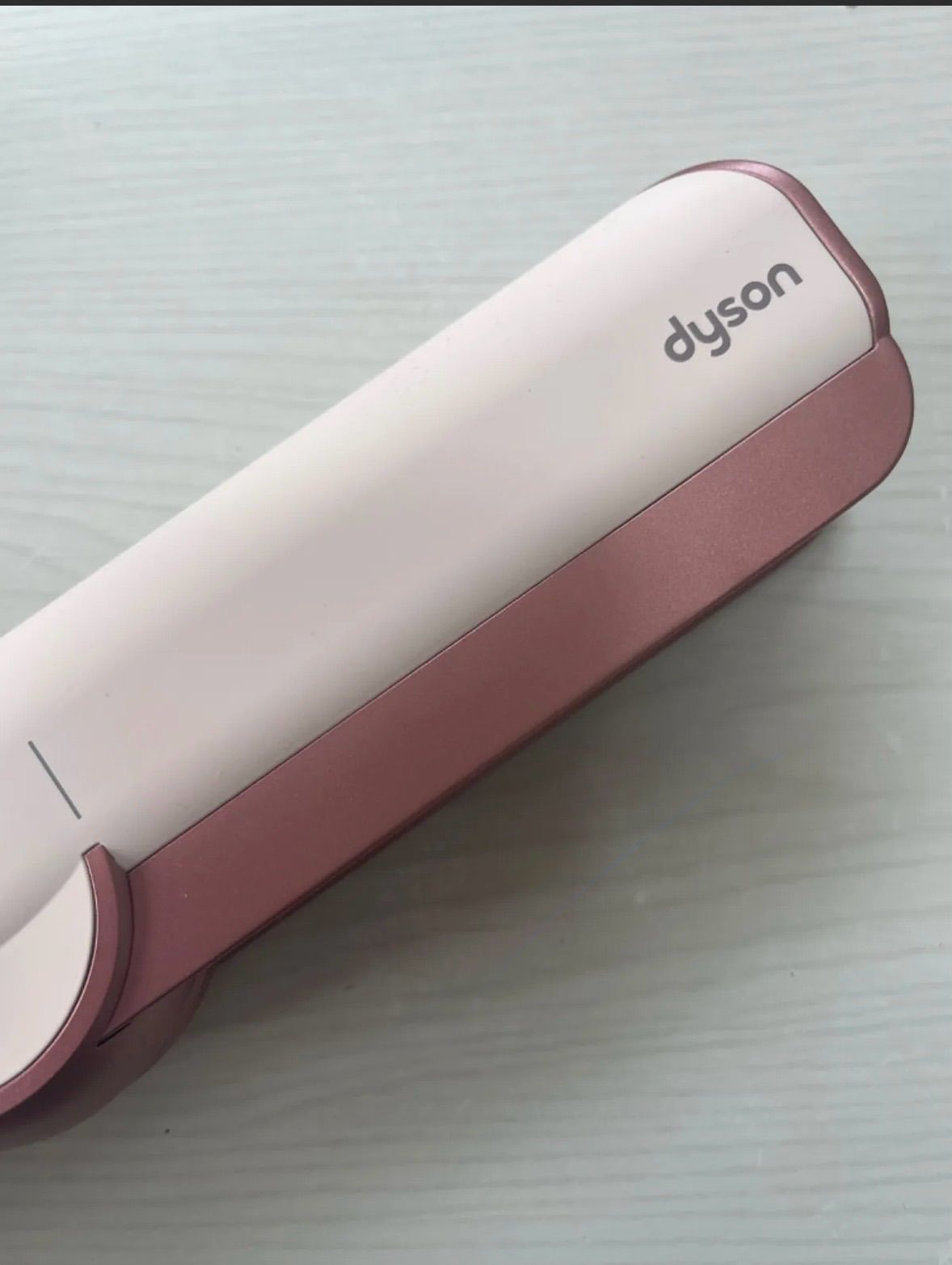 dyson airstrait