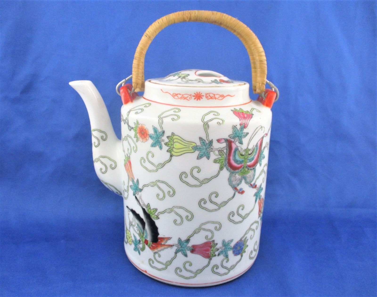 ◇中国古陶磁 中国景徳鎮 粉彩花蝶紋水注 急須 茶器 茶道具 文房 色絵磁器 ◇中国古陶磁 中国景徳鎮 粉彩花蝶紋水注 急須 茶器