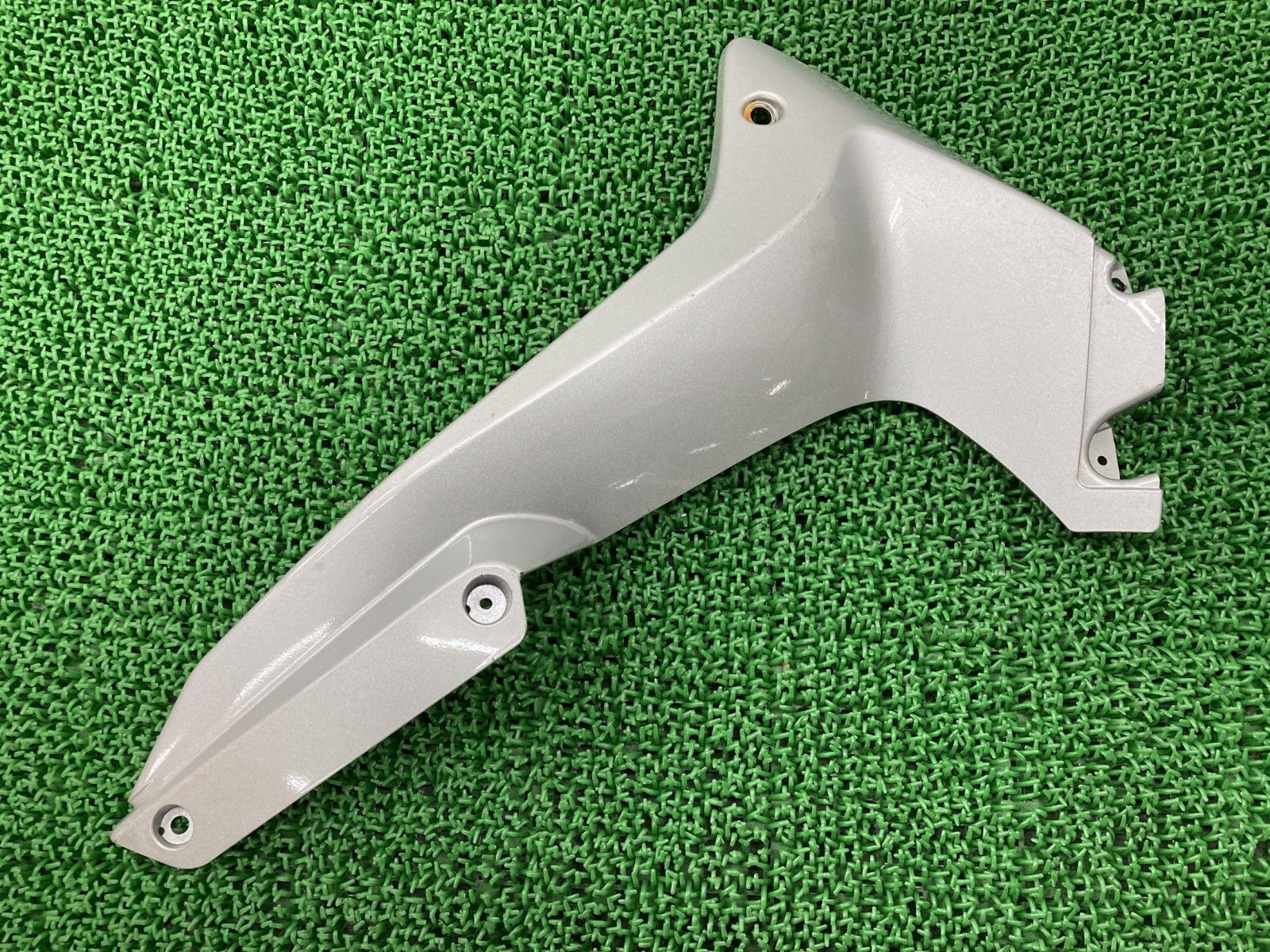 CBR250R サイドカウル 右 銀 KYJ ホンダ 純正 バイク 部品 MC41 サイドパネル 割れ欠け無し 品薄 希少品 車検 Genuine 【中古】 27