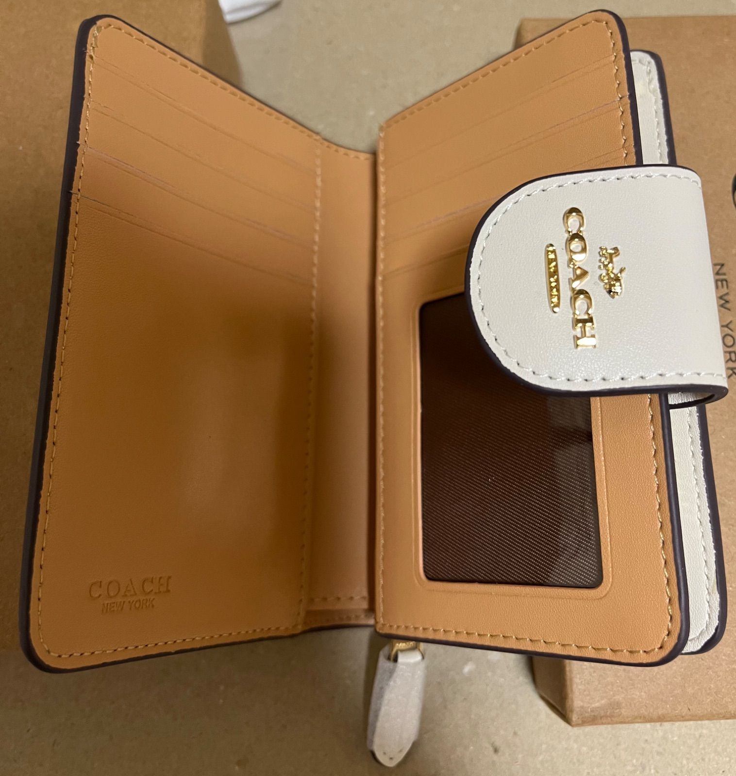 COACH二つ折り財布C0082シグネチャー×ホワイト新品未使用品レディース