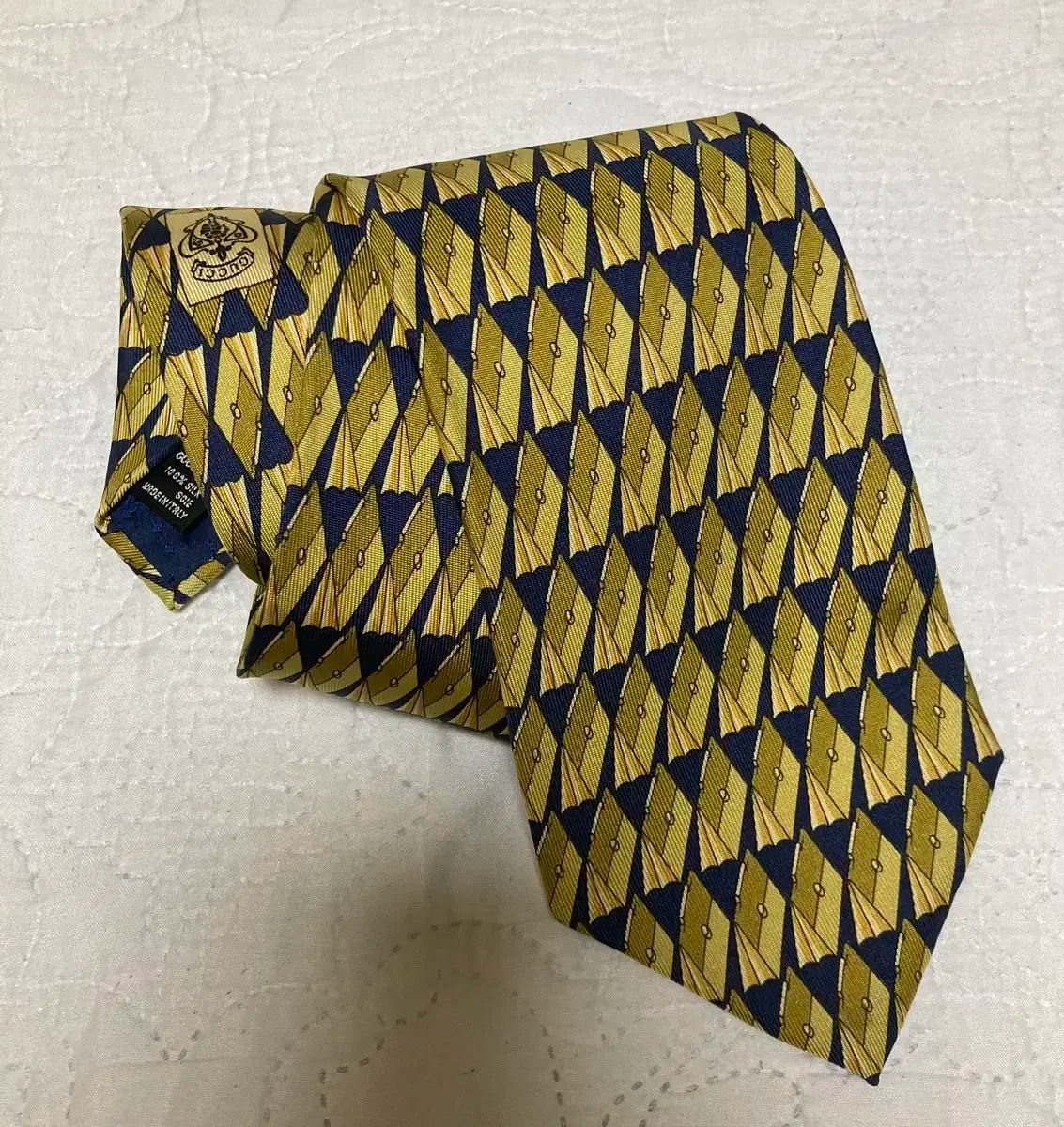 【雷市場（ポンジャン）商品韓国直送】 GUCCI(グッチ) ネクタイ