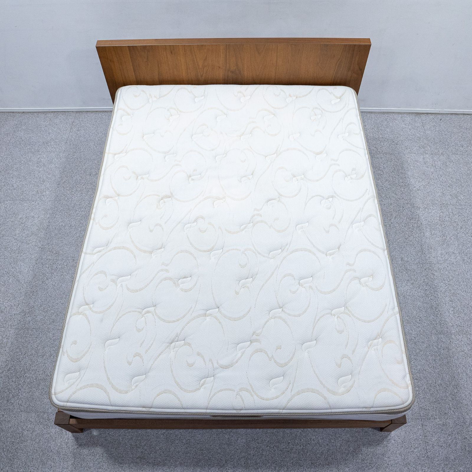 中古品】SIMMONS シモンズ Beautyrest PREMIUM Golden Value Pillow