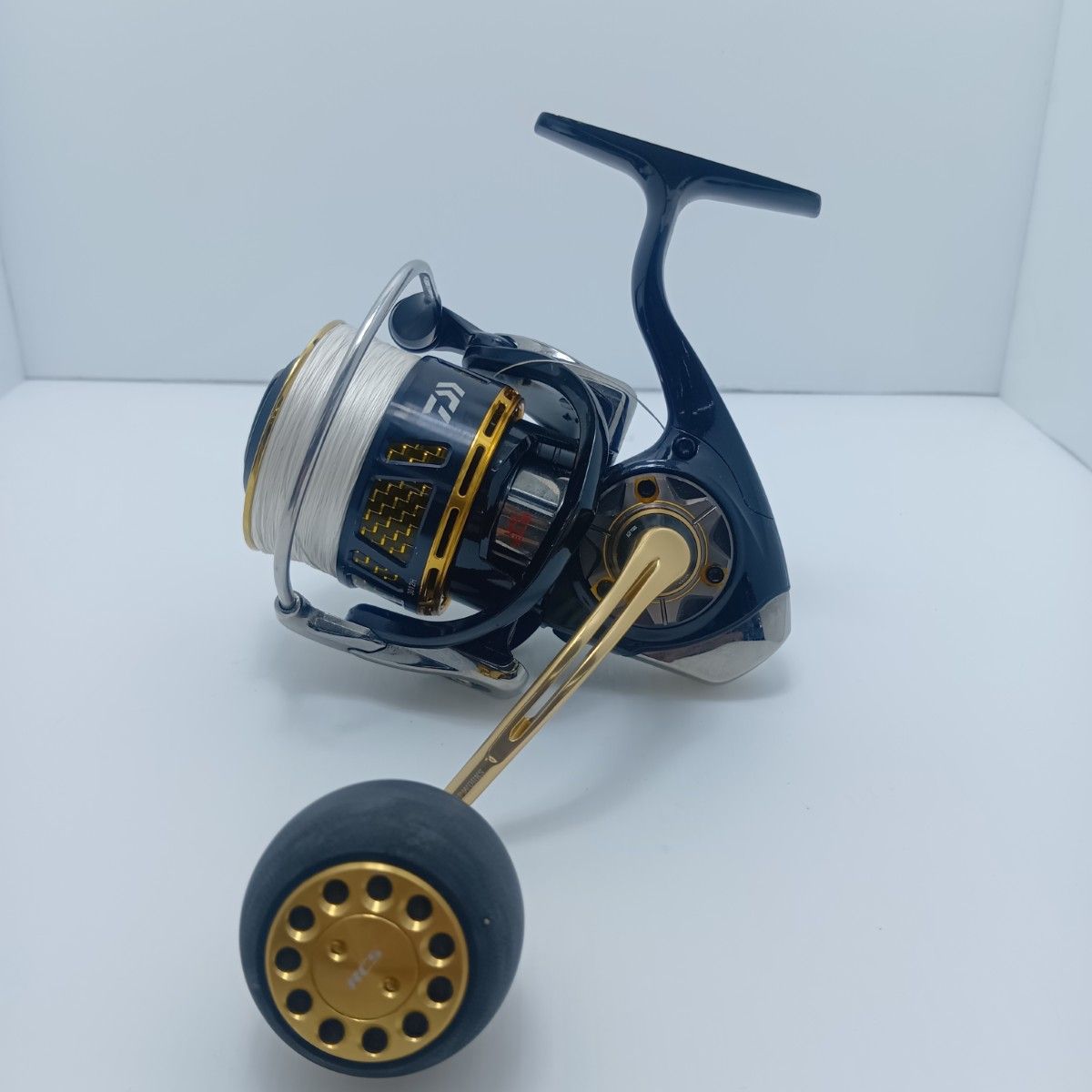 HH2131-190714-123【中古】DAIWA ダイワ 16エメラルダス 2508PE-DH エギング Emeraldas　リール 高品質！TOYOTA ヴェルファイア 30系 前期 後期 リア ハイマウント