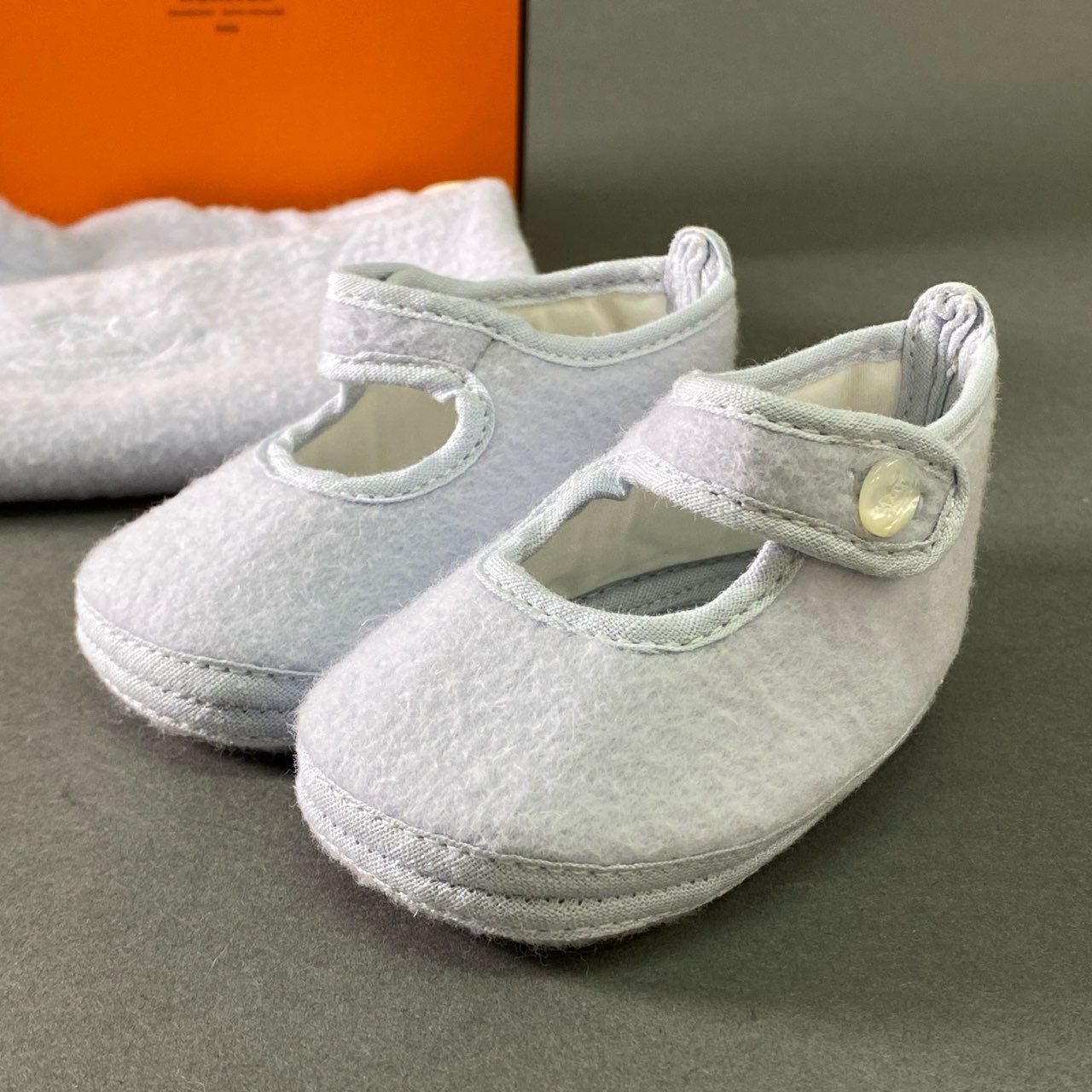 1a27 《美品》HERMES エルメス PAIRE DE CHAUSSONS PIF ベビー ファーストシューズ ホース刺繍 ブルー