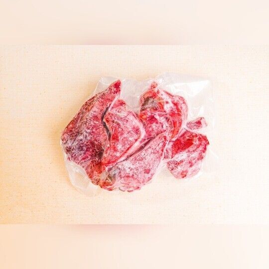 まぐろ ノド肉　１ｋｇ  希少部位 ユッケ 馬刺し風