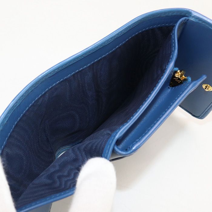 三つ折り財布