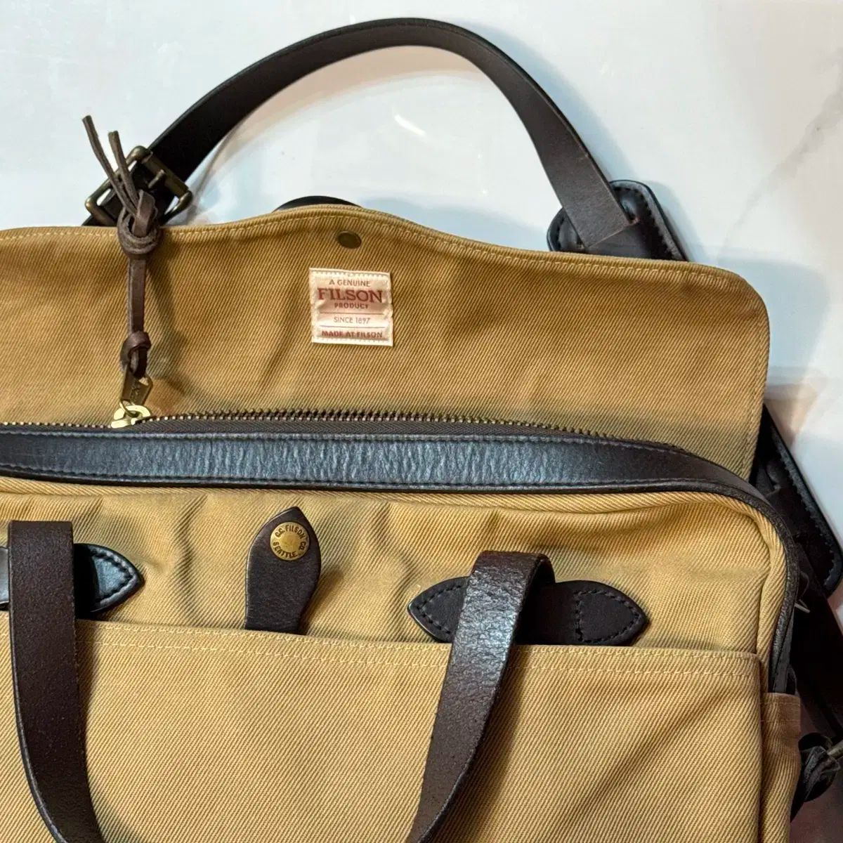 【美品】FILSON フィルソン ショルダーバッグ 2way ベージュ 新品未使用✨FILSON フィルソン スモール フィールド ショルダー