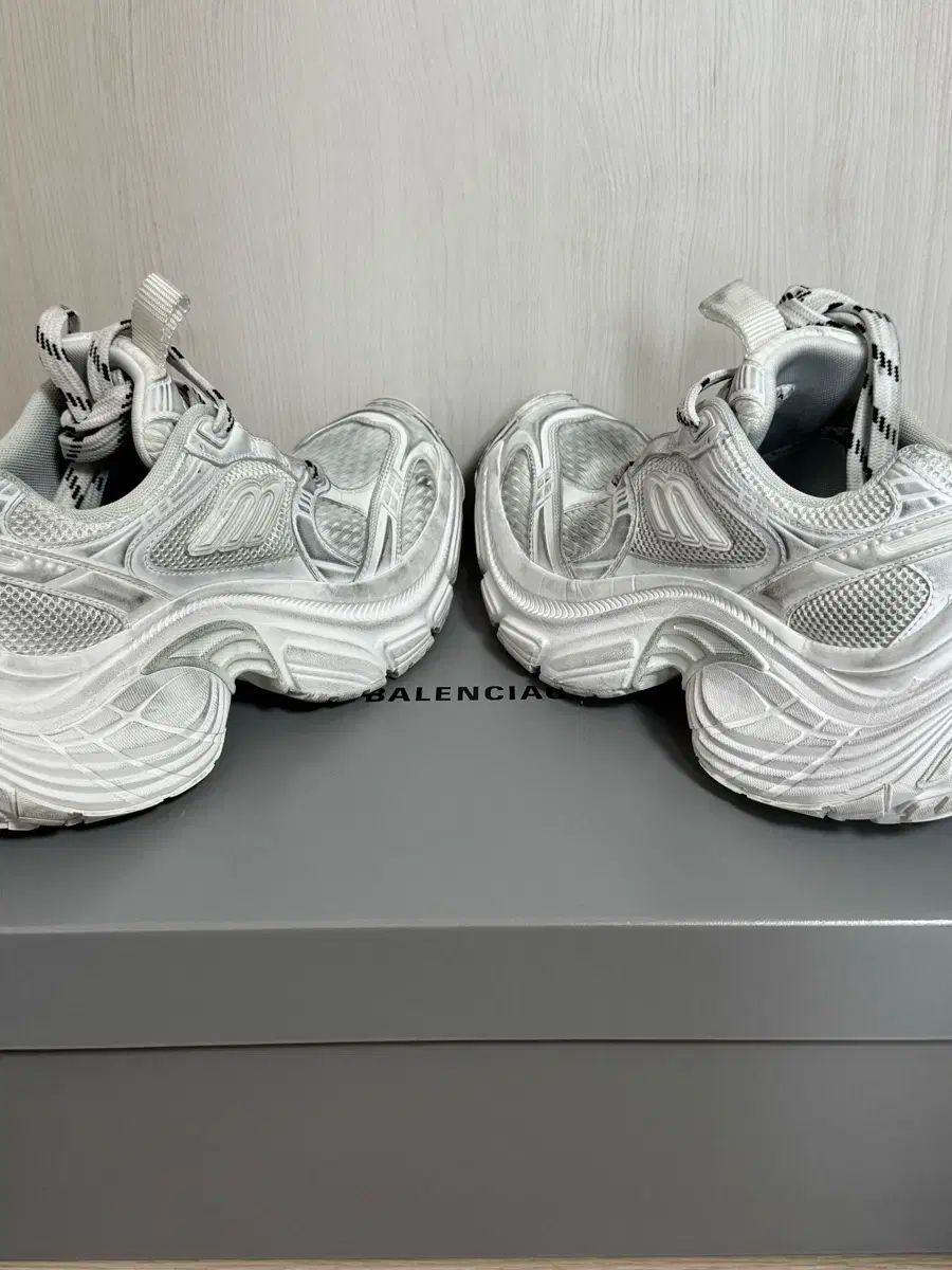 42 ） BALENCIAGA(バレンシアガ) 6xl 白 スニーカーズ デパート