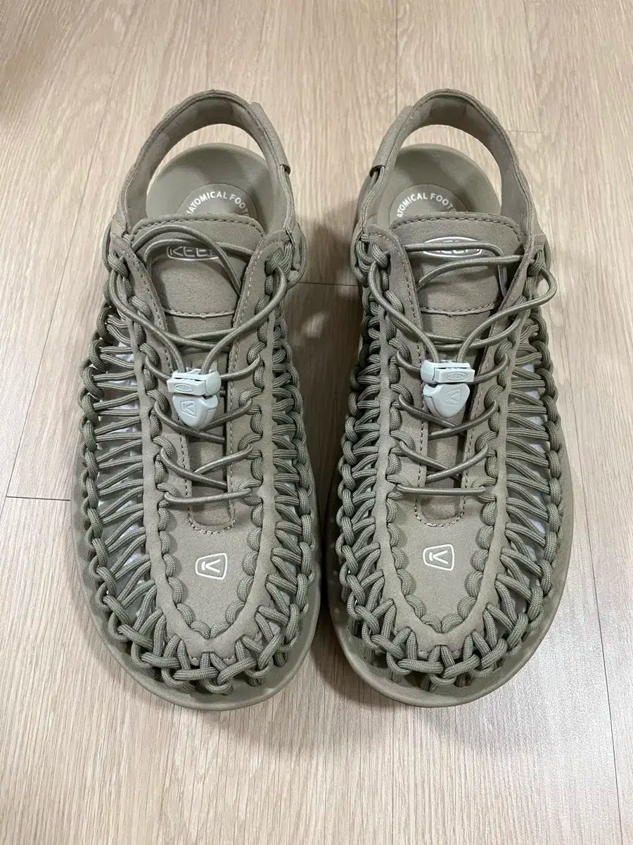 KEEN キーン ユニーク サンダル ティンバーウルフ 280
