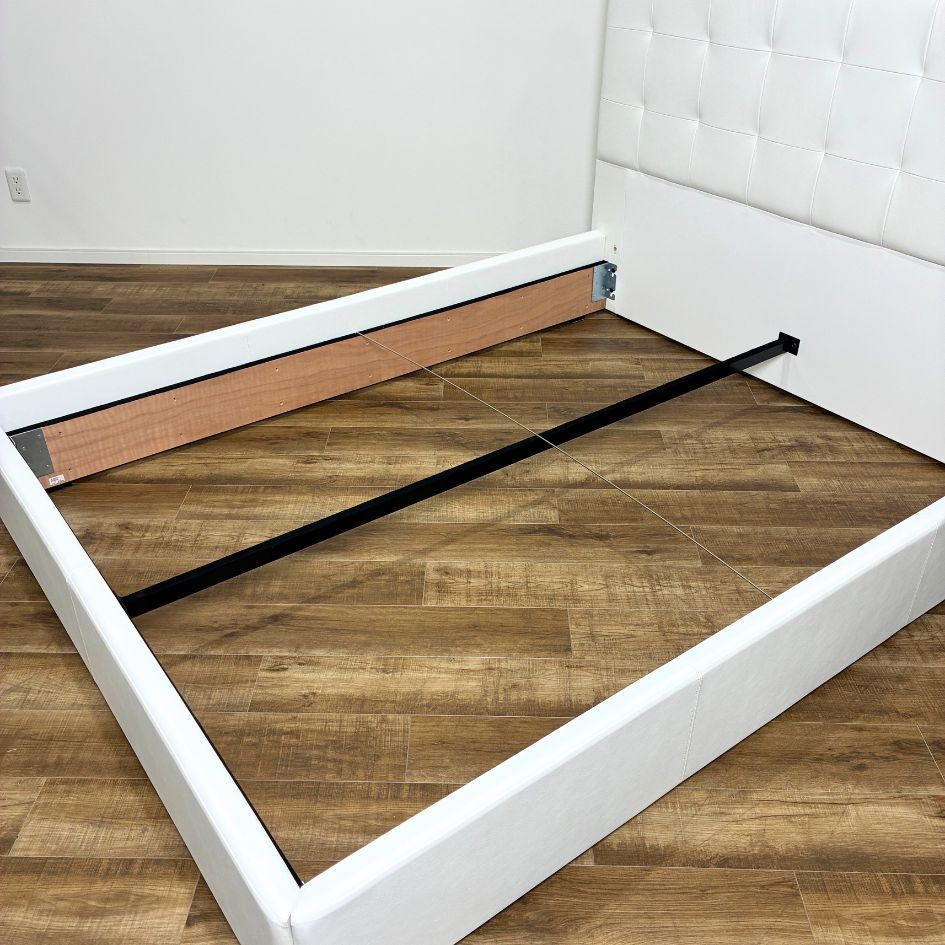 シモンズ モンセラート