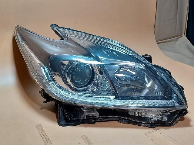 コーティング済 プリウス ZVW30 右ヘッドランプ ヘッドライト S コイト 47-52 81110-47411 070