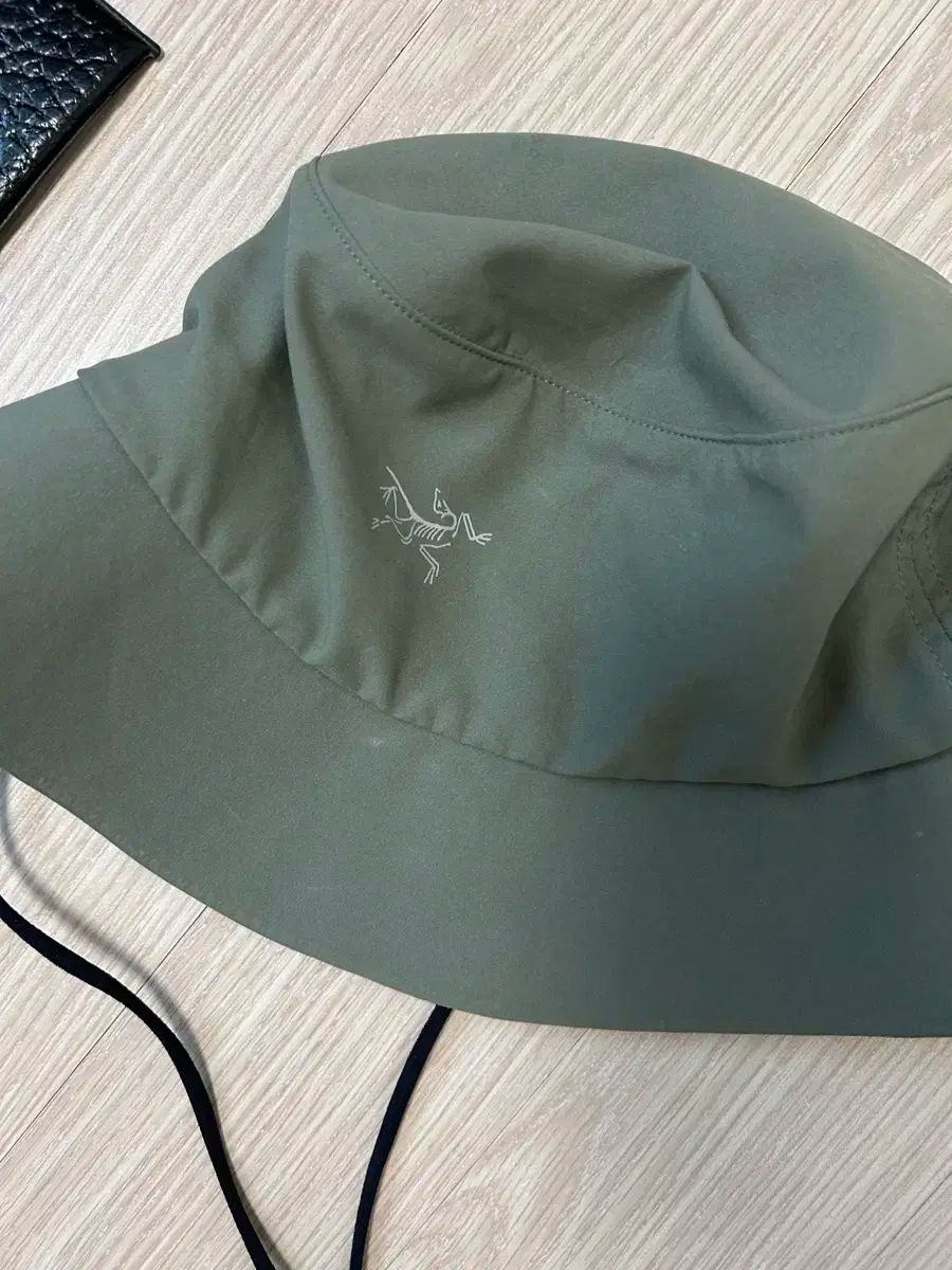 PRADA プラダ Re-Nylon ロゴ バケットハット 帽子 ナイロン ブラック