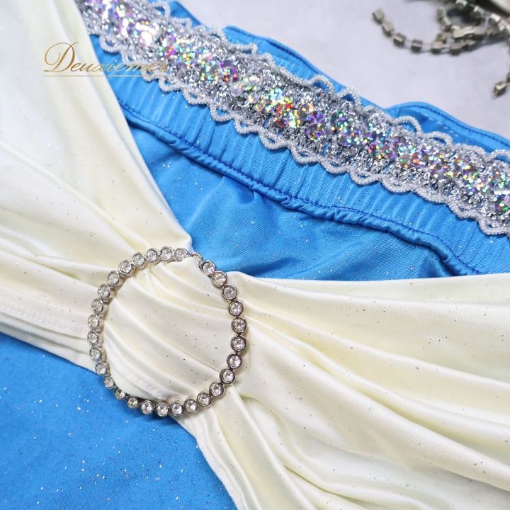 ベリーダンス オリエンタル 衣装 上下セット ブルー系 水色 ホワイト系 白 クリーム色 ラインストーン ラメ 装飾 レース 発表会 イベント コスチューム かわいい フリル スリット 付き ダンス衣装 発表会用 LLC-HASEGAWATOSO_COM