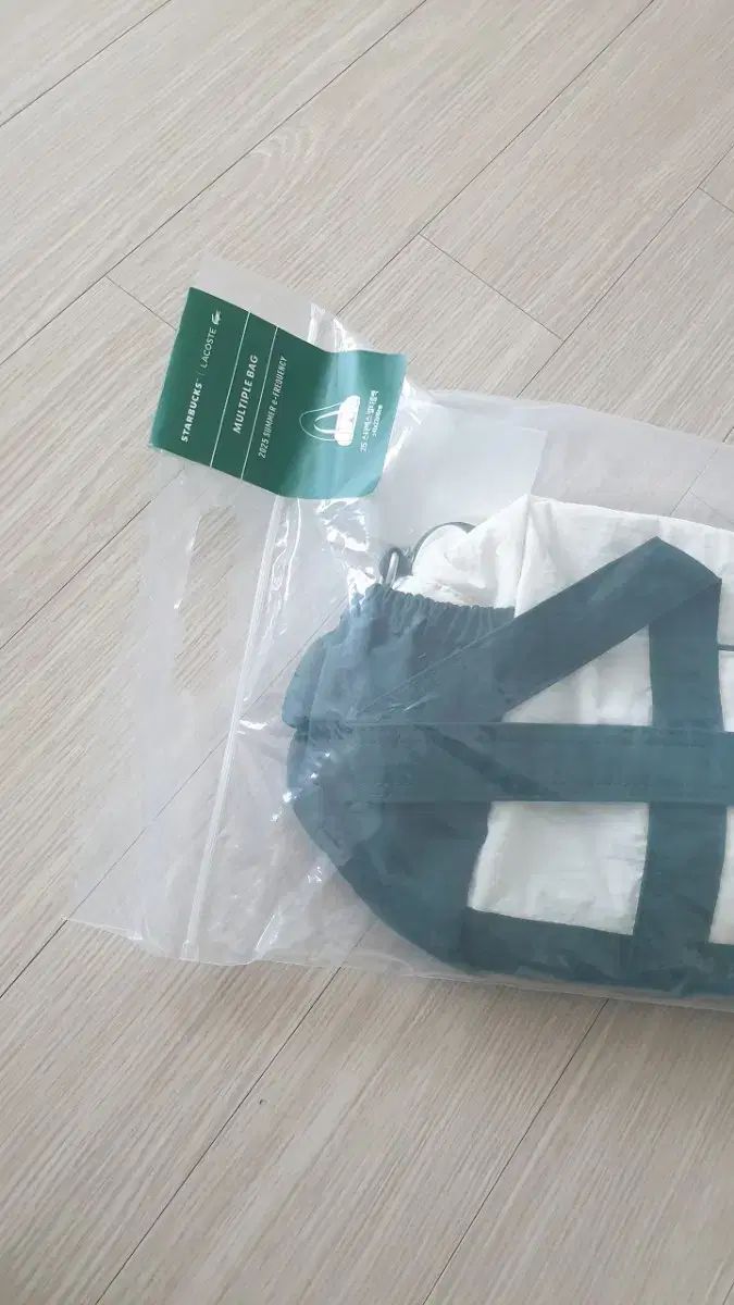 STARBUCKS(スターバックス) LACOSTE(ラコステ) マルチバッグ
