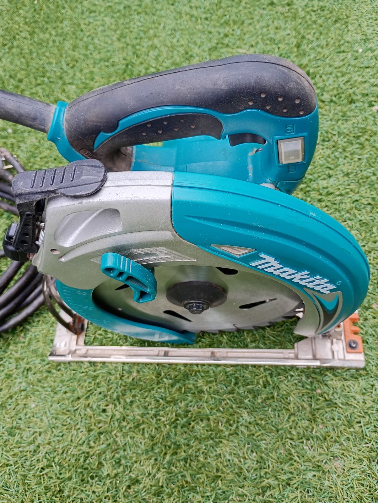 makita マキタ 5837BA 丸ノコ マルノコ 丸鋸 切断 木工 DIY 現場 電動