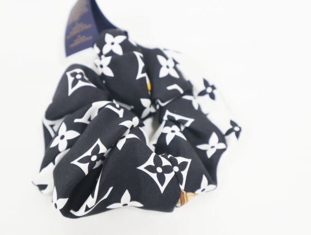 ルイヴィトン LOUIS VUITTON シュシュ セット・モノグラム コンフィ