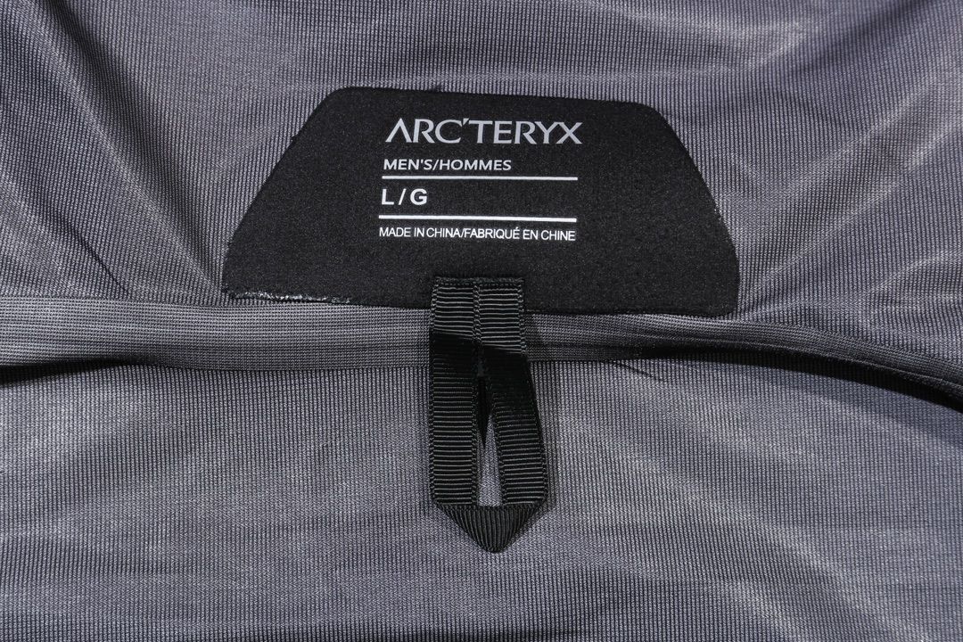 新品未使用  Arc'teryx beta lightweight Jacket アークテリクス アルファ ナイロンジャケット パープル  男女兼用「並行輸入品」