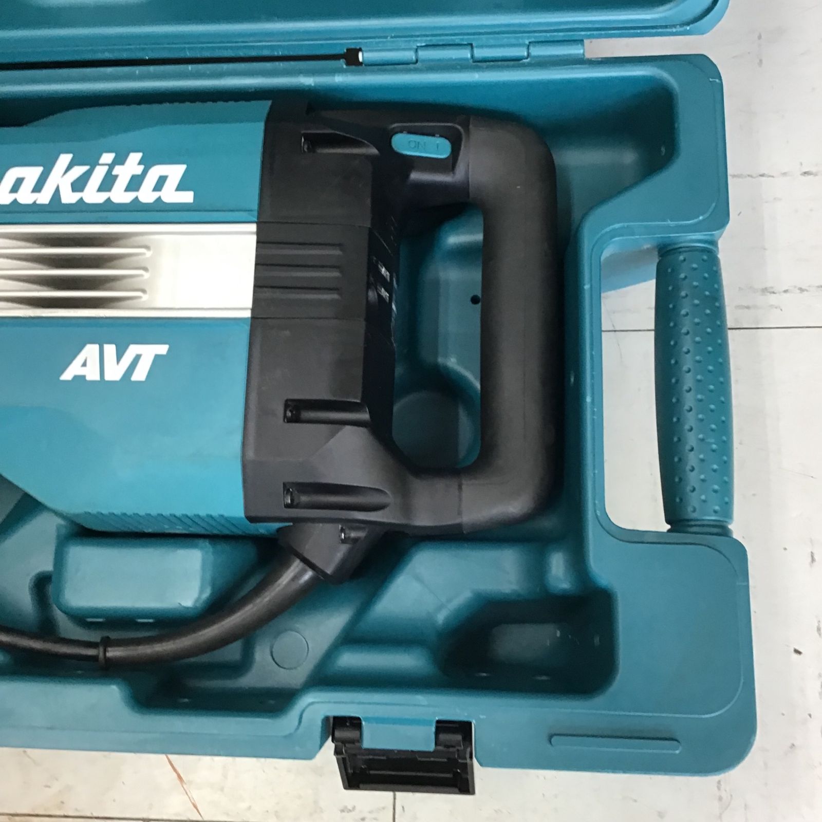 秋田 マキタ(makita) HM1511 18kg電動ハンマー 切ら 200V (六角